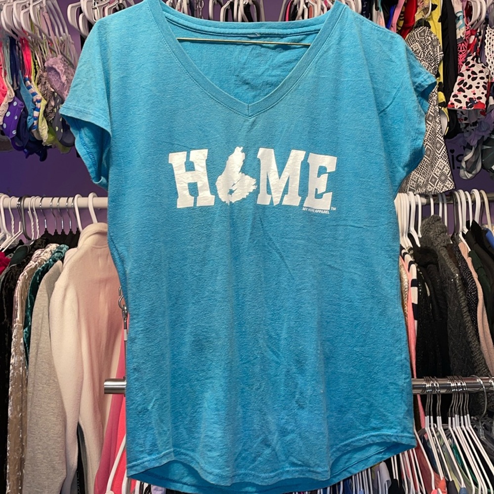 Home Cape Breton tshirt short sleeve no size looks Medium blue color